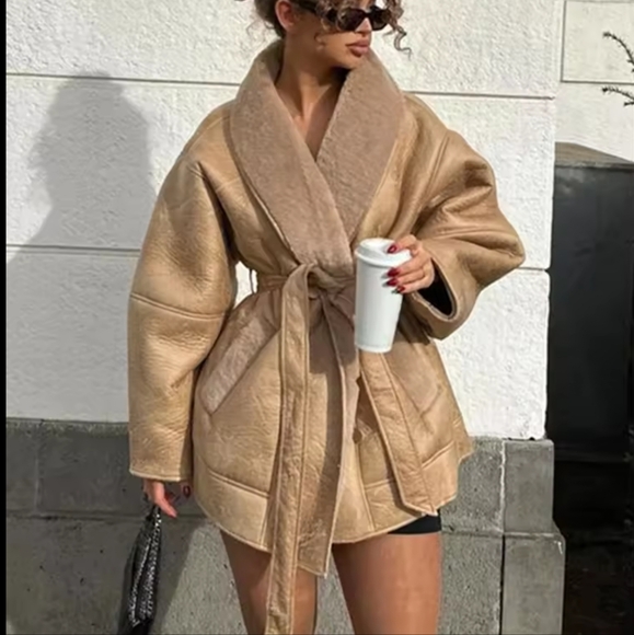 Winter Thick Plush Women PU Leather Jackets With Belts - Picture 5 of 10